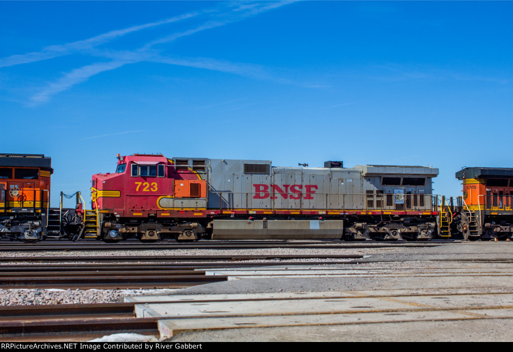 Warbonnet at BNSF Murray Yard